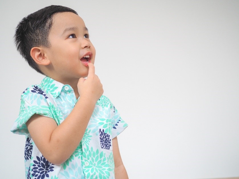 Makanan Manis Penyebab Gigi Keropos Pada Anak-Anak